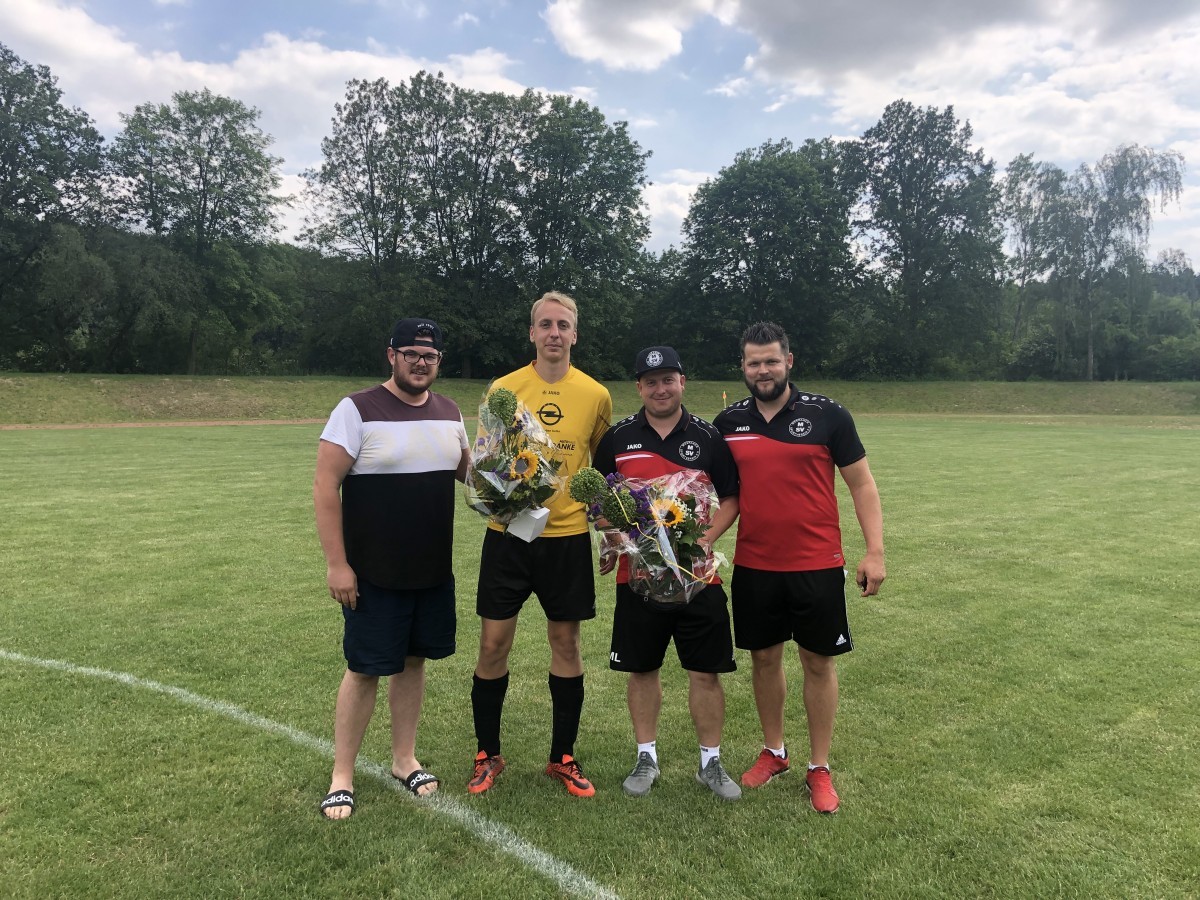 MSV verabschiedet Spieler und Mannschaftsleiter