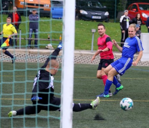 Westsachsenliga: 90 Minuten Spannung auf dem Platz