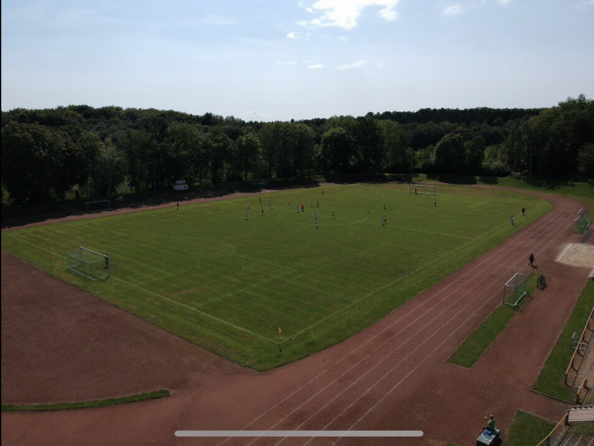 Rasenplatz im Richard-Hofmann-Stadion wird saniert