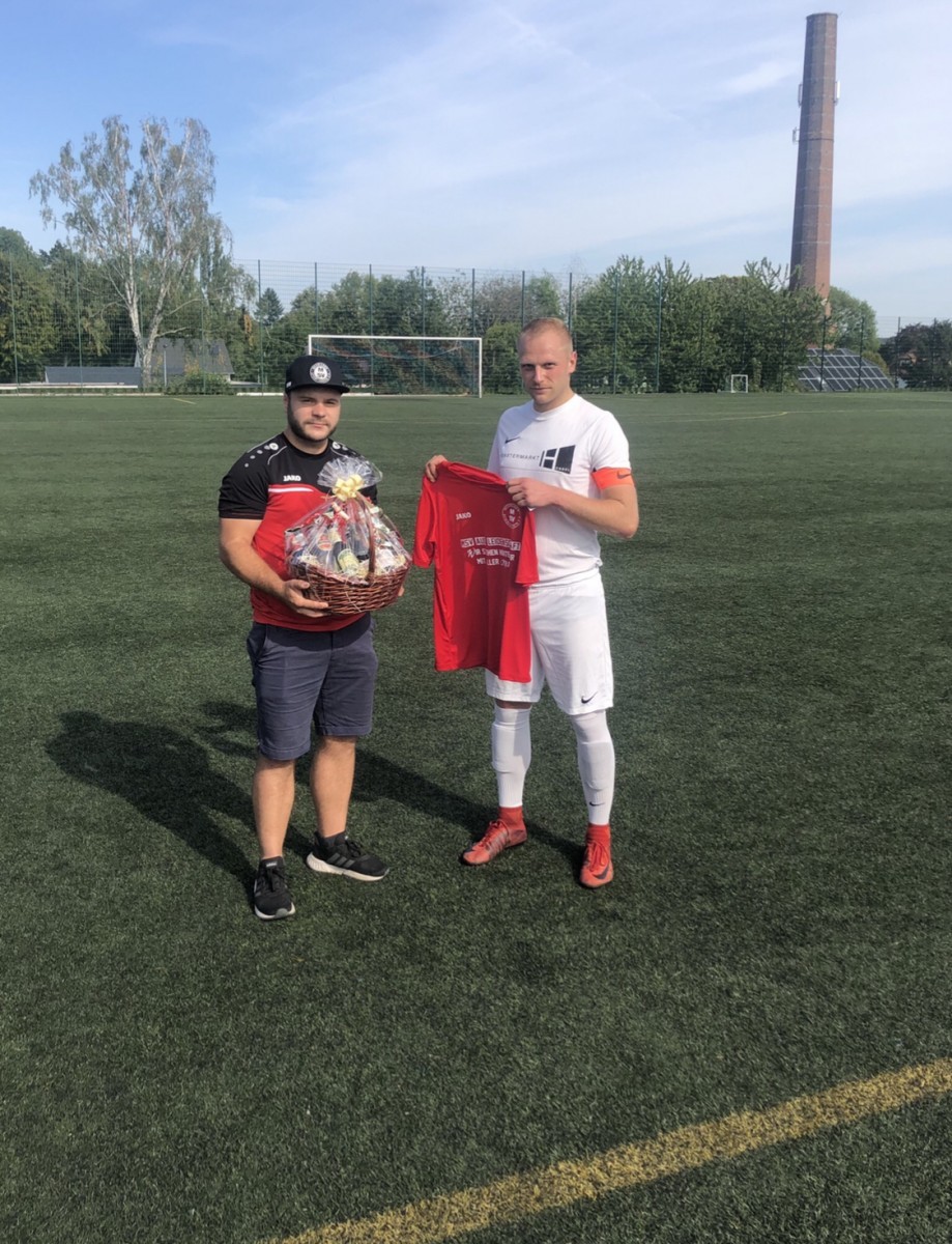 Zweite Mannschaft verabschiedet Co-Trainer Richard Kux