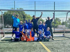 F-Junioren siegen beim Funino-Turnier und feiern beim Teamabend